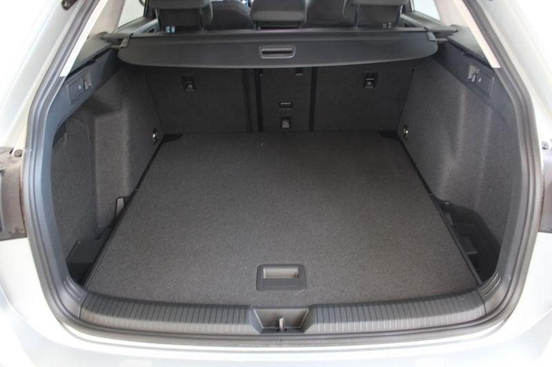 Volkswagen Golf 8 serie Variant 2.0 TDI 150 CV DSG SCR Edit