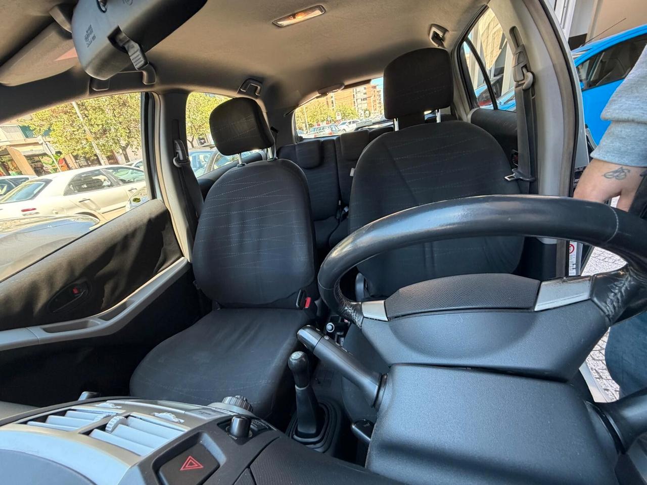 Toyota Yaris 1.0 5 porte Sol