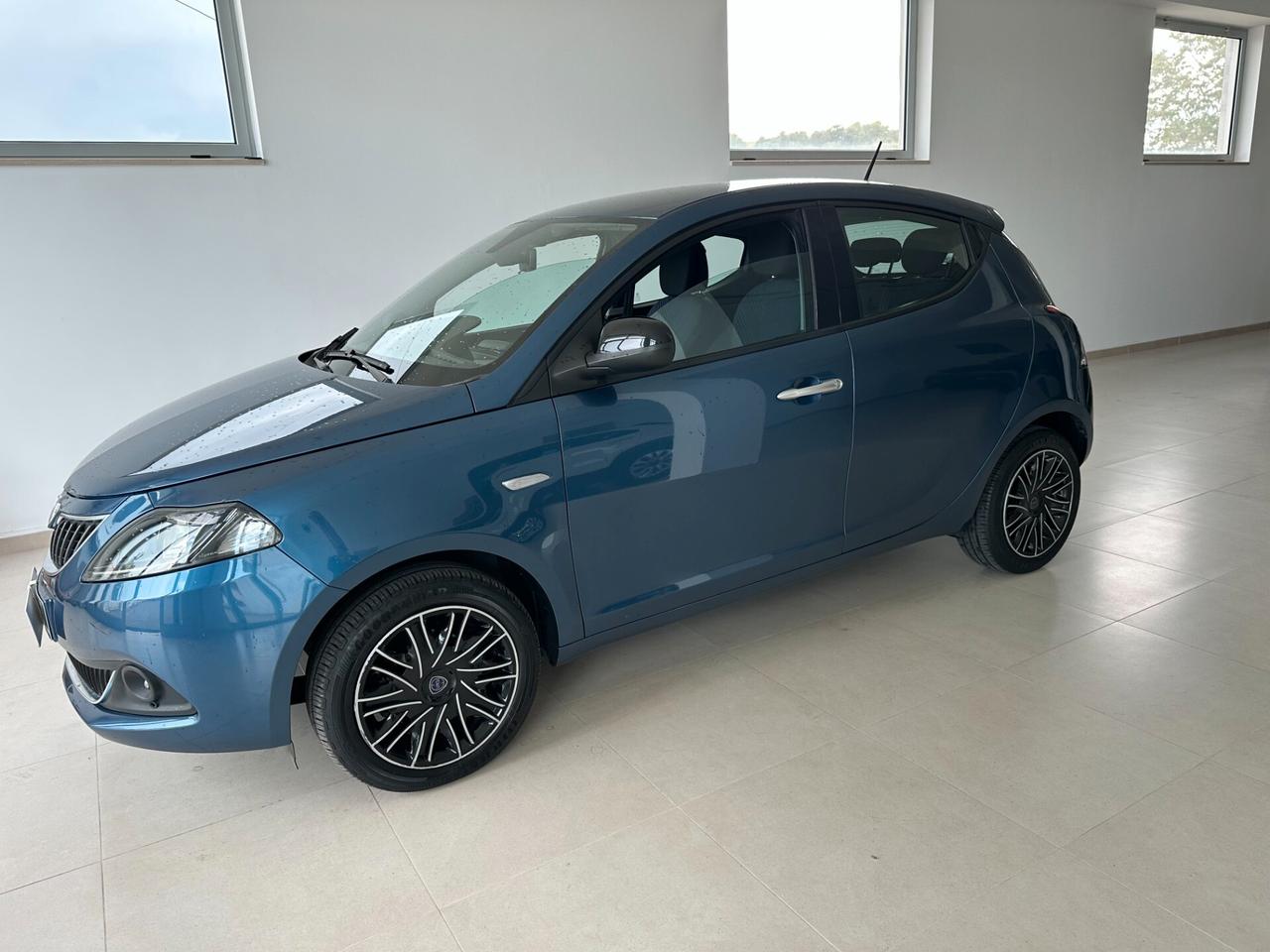 Lancia Ypsilon 1.0 FireFly 5 porte S&S Hybrid Gold "Km 38.000"