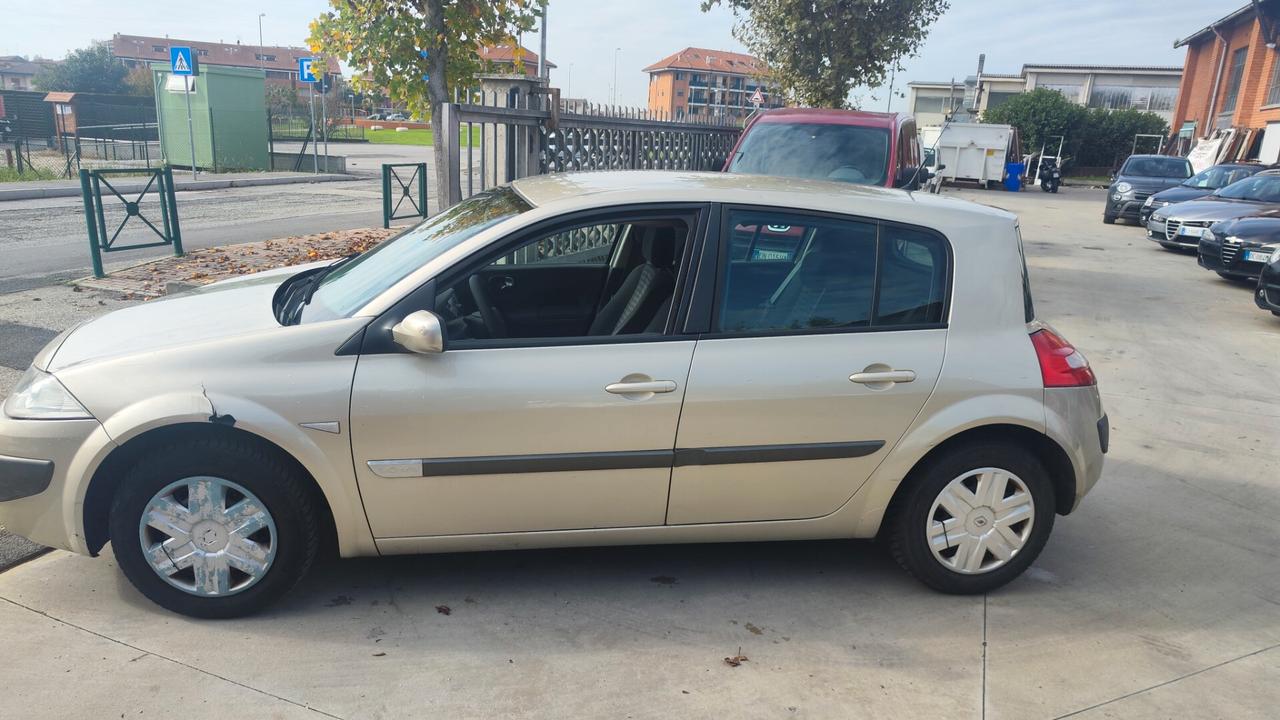 Renault Megane Mégane 1.6 Attractive