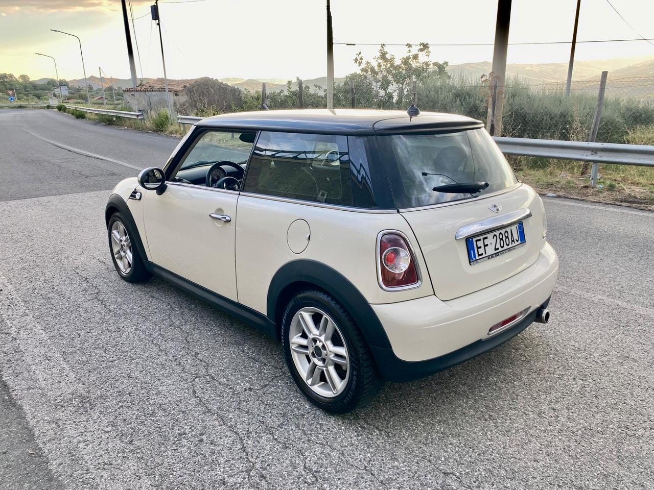 Mini Cooper 1.6 Diesel 109cv