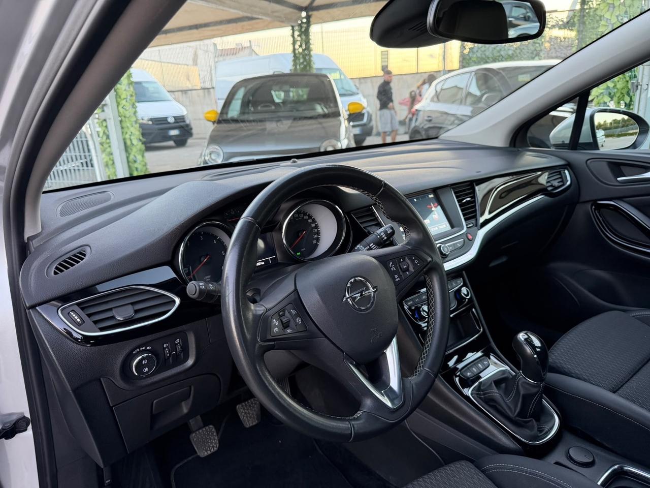 Opel Astra 1.6 CDTi 136CV Berlina nuova garanzia12m