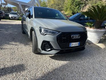 Audi Q3 SPB 40 TDI quattro S tronic Identity Black pano