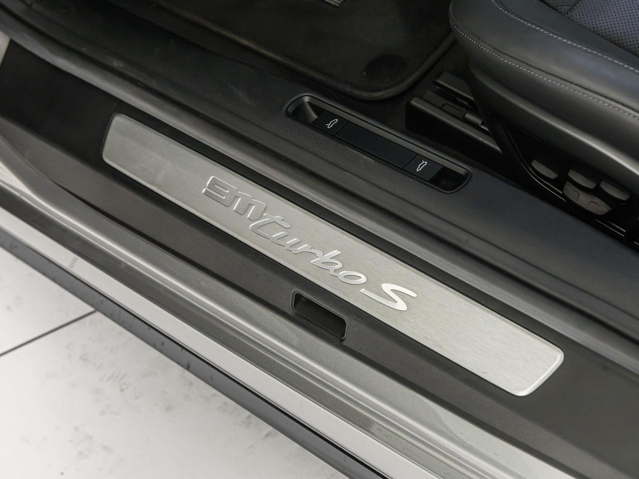 Porsche 911 coupe 3.7 turbo s auto