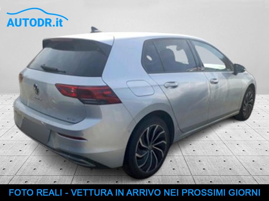 Volkswagen Golf 1.0 eTSI DSG Move LED Performance, Navi, Retrocamera, Sedili riscaldati