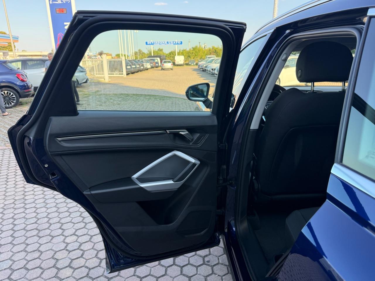 Audi Q3 35 TDI quattro S tronic Business Advanced