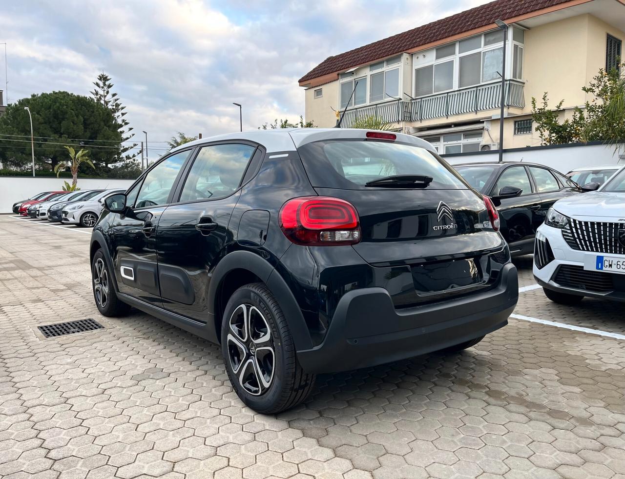 Citroen C3 PureTech 83 S&S Plus Km0 (Bicolore Onyx Black - tetto Opal White)