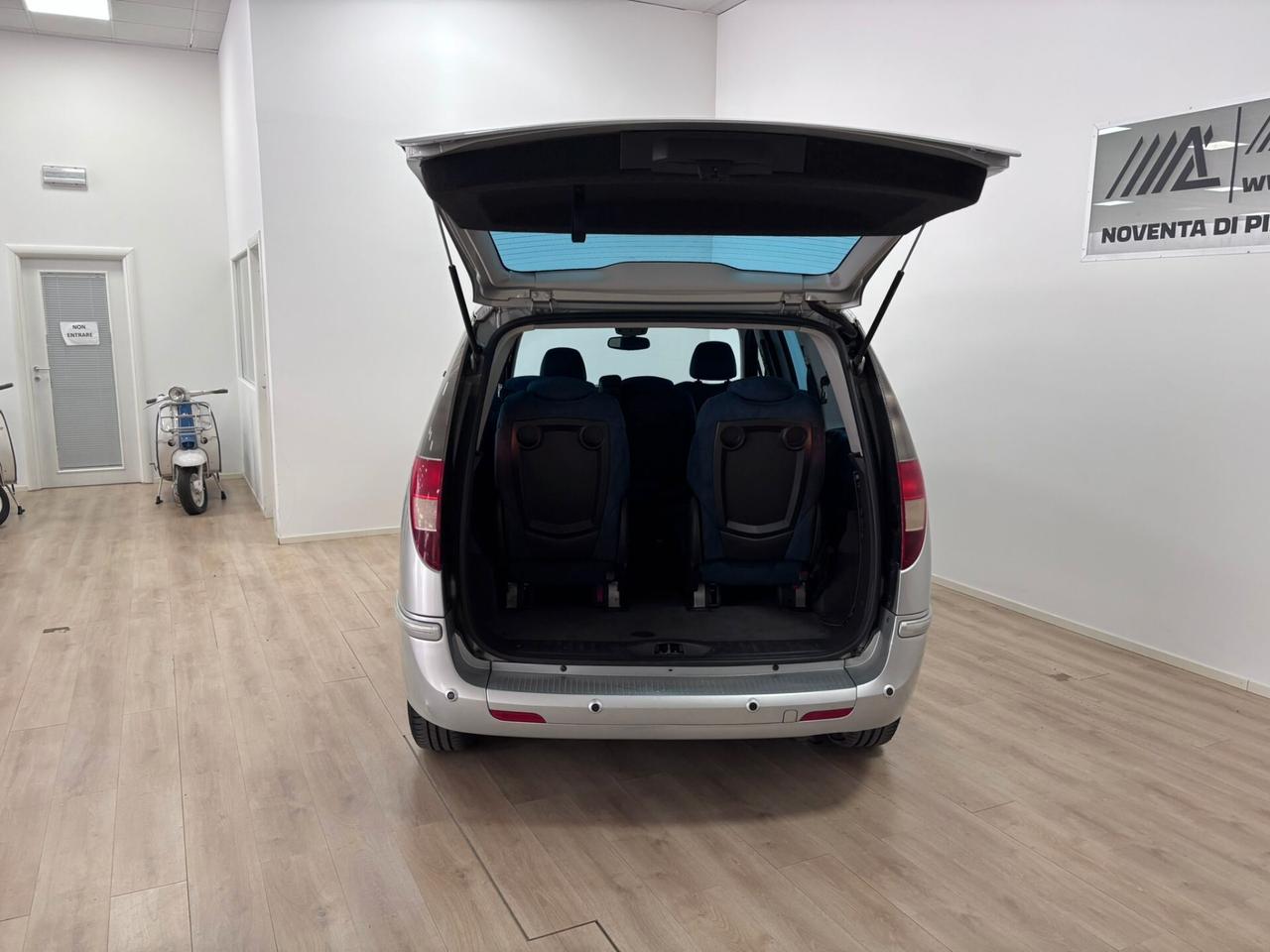 Lancia Phedra 2.2 JTD