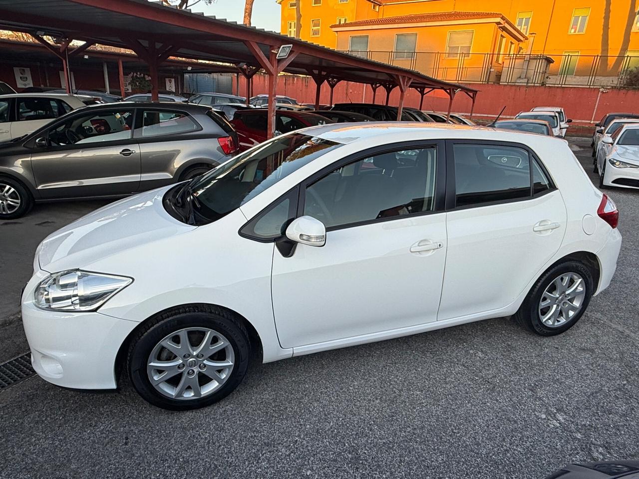 Toyota Auris 1.4 D-4D -( 98 mila km ) Active