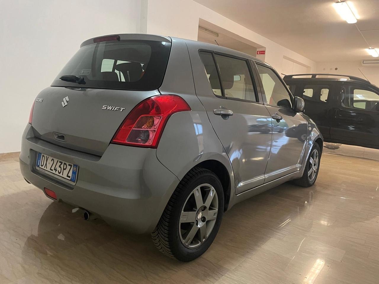 Suzuki Swift 1.3 75 cv