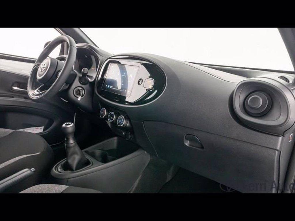 TOYOTA Aygo x 1.0 active 72cv del 2024
