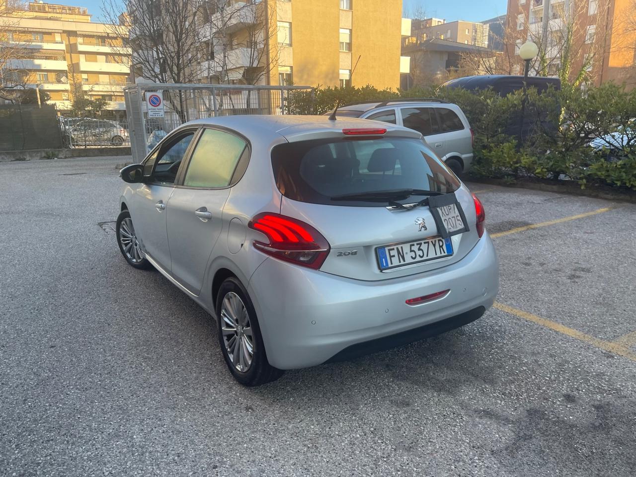 Peugeot 208 82 5 porte Allure SI NEOPATENTATI