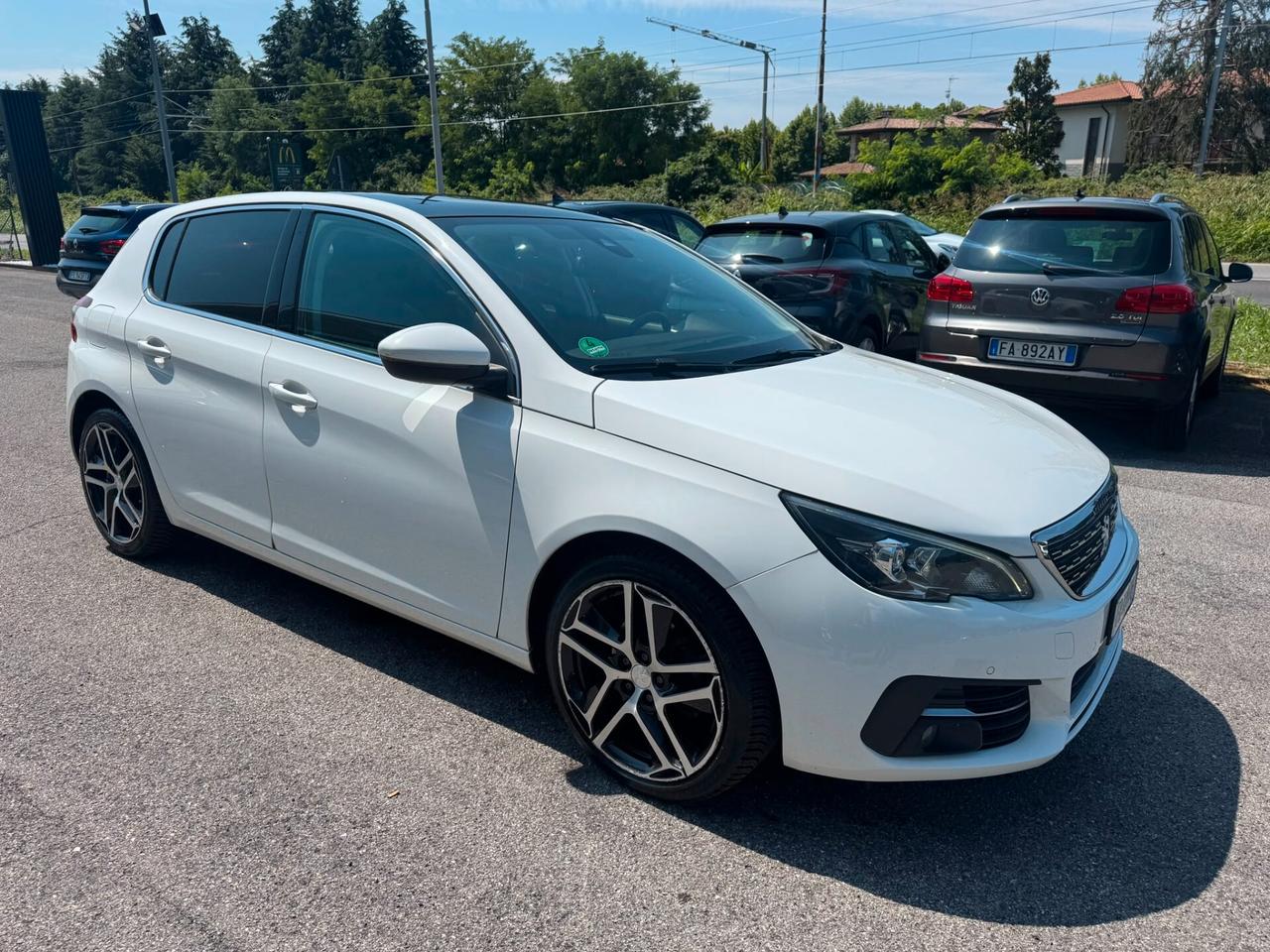 Peugeot 308 BlueHDi 130 S&S EAT8 Allure *unipro* tetto* carplay*