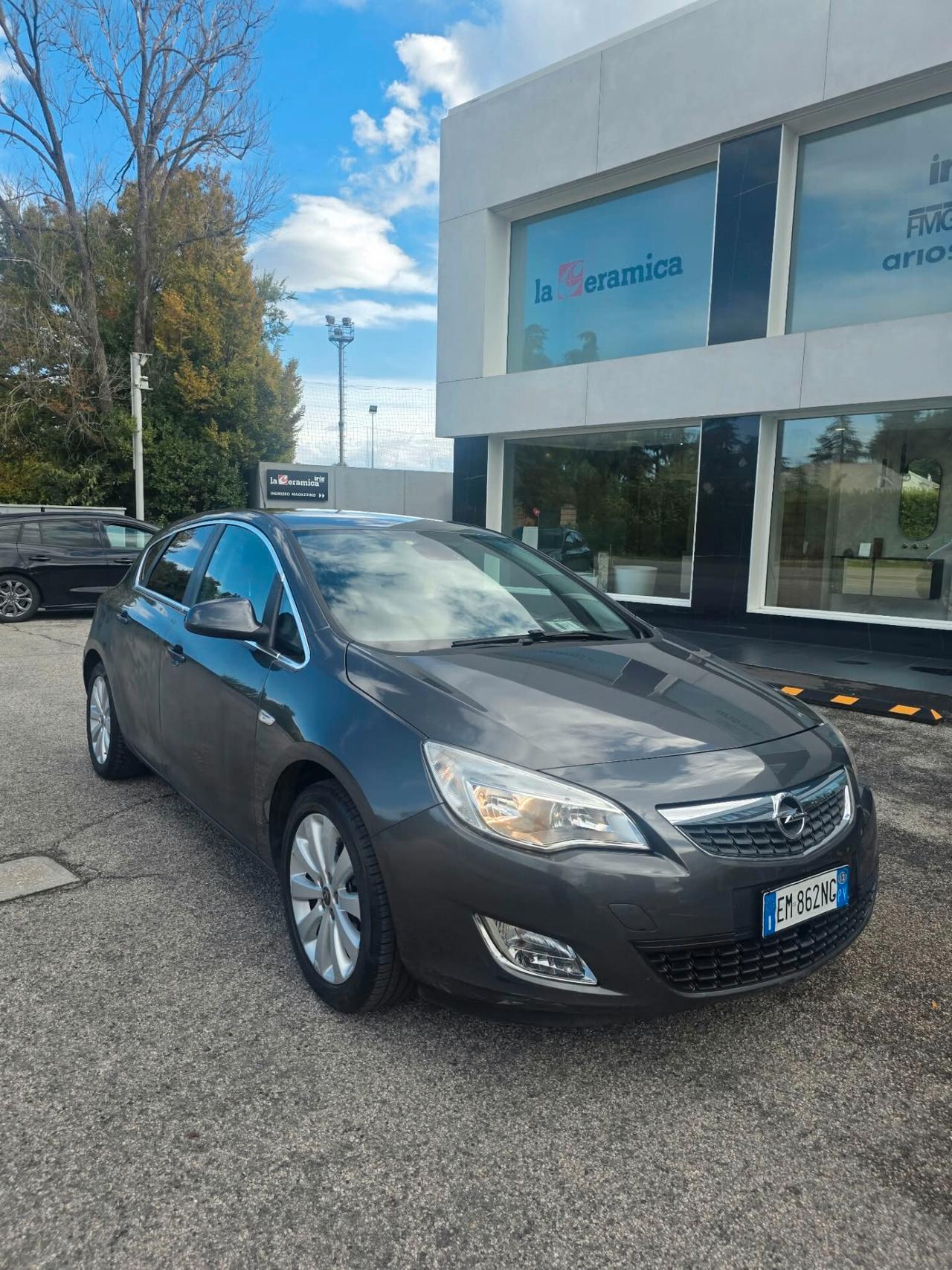Opel Astra 1.4 100CV GPL