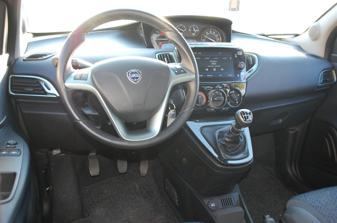 Lancia Ypsilon 1.0 firefly hybrid 70CV Gold Plus S&S Uff Italy