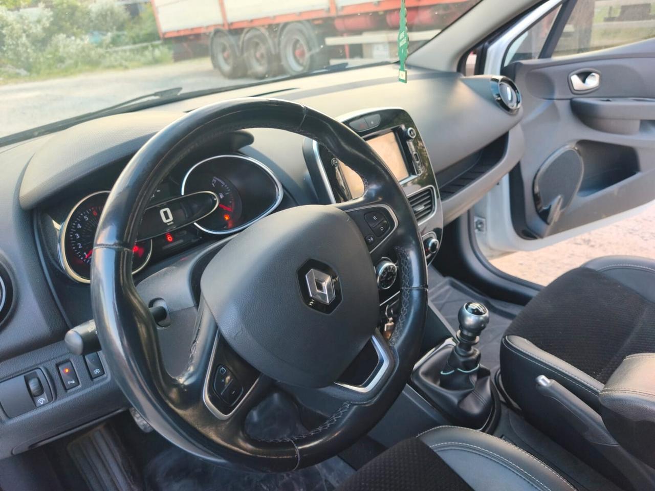 Renault Clio 2017---1.2 Benzina