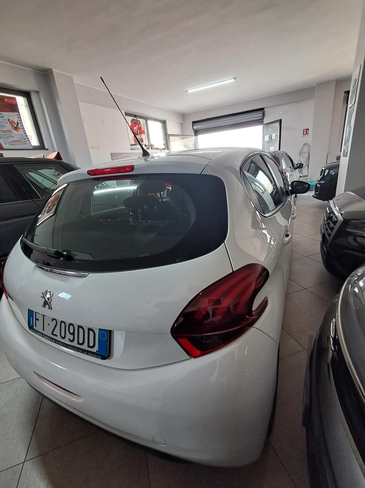 Peugeot 208 PureTech 82 5 porte Allure