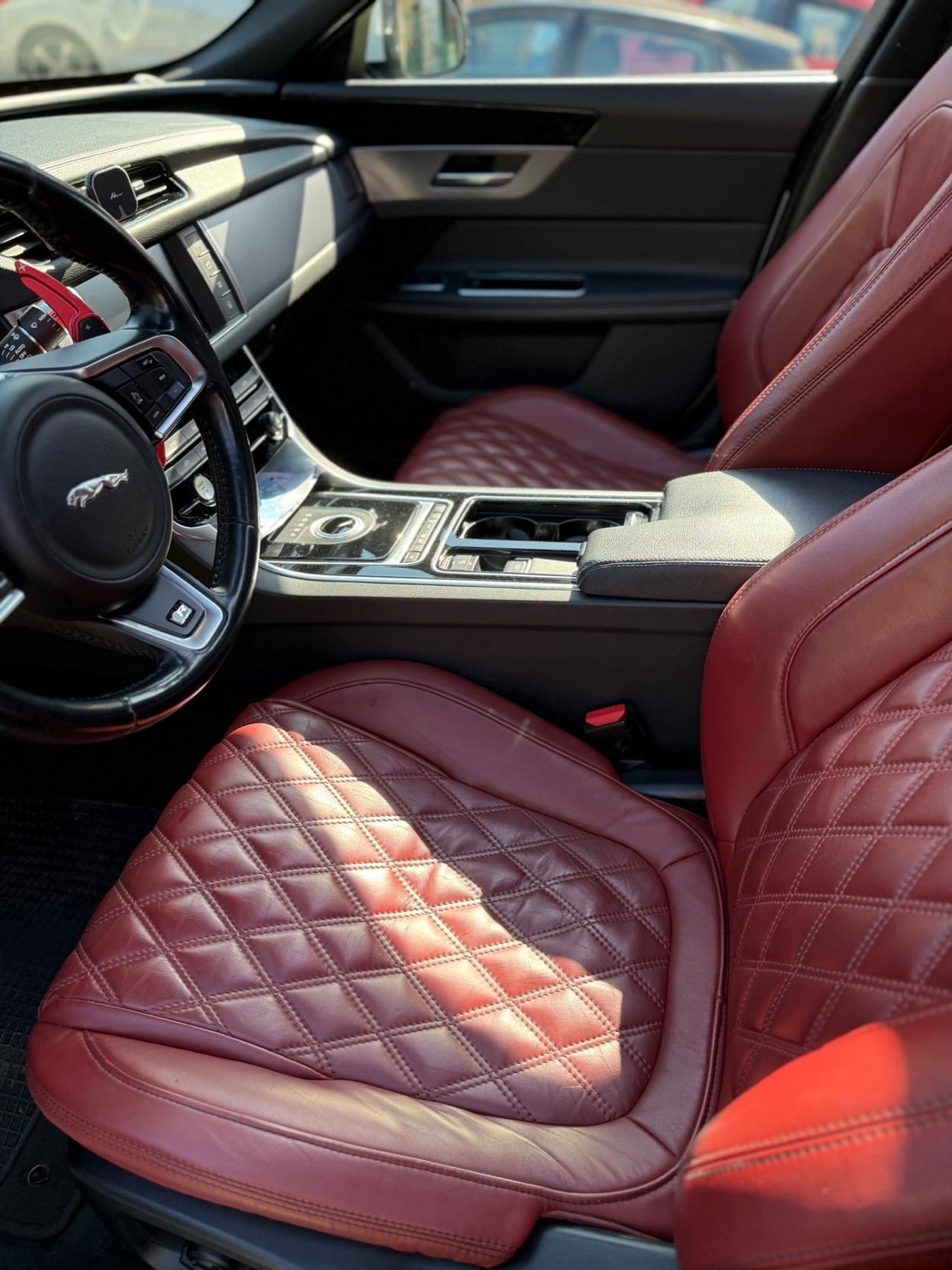 Jaguar XF 2.0 D 180 CV R-SPORT TETTO KMCERT GARANZ UNICOPR