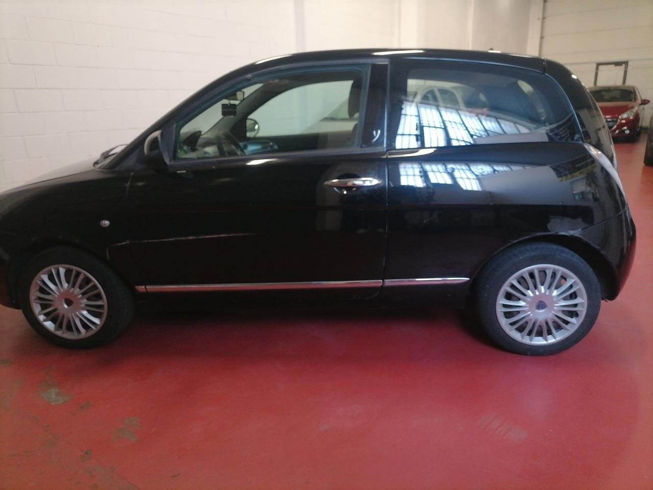 Lancia Ypsilon 1.2 69 CV Platinum