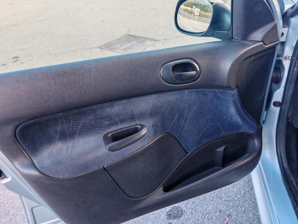 Peugeot 206 benzina come nuova 110.000 Km