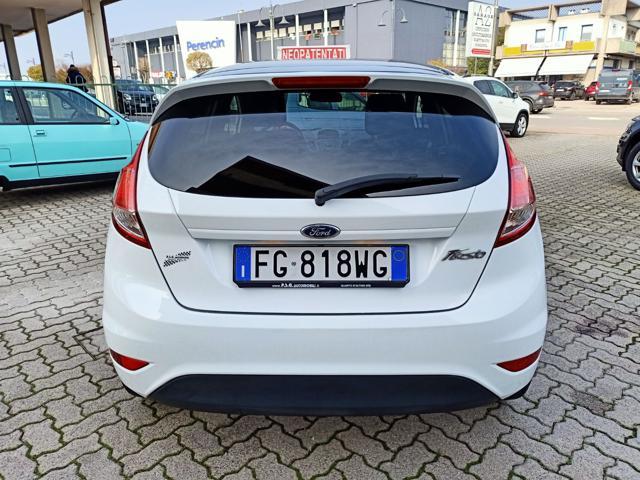 FORD Fiesta 1.5 TDCi 75CV 5 porte Black & White Edition