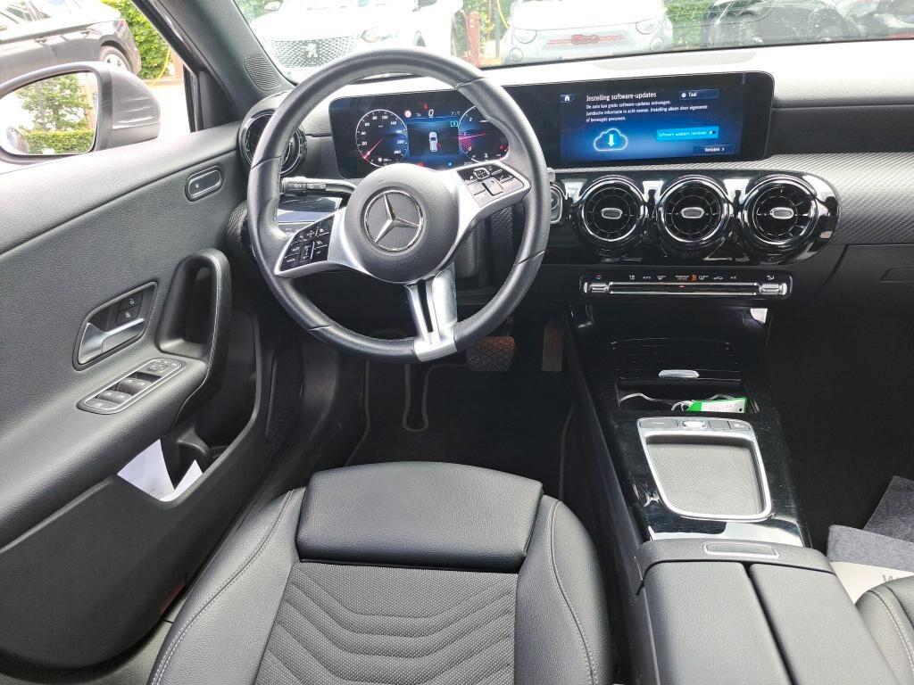 MERCEDES-BENZ A 180D NEW 115CV AUTOMATC BUSINESS LINE ( FARI LED - CRUISE - PELLE - NAVI PREMIUM - PARK ASSIST )