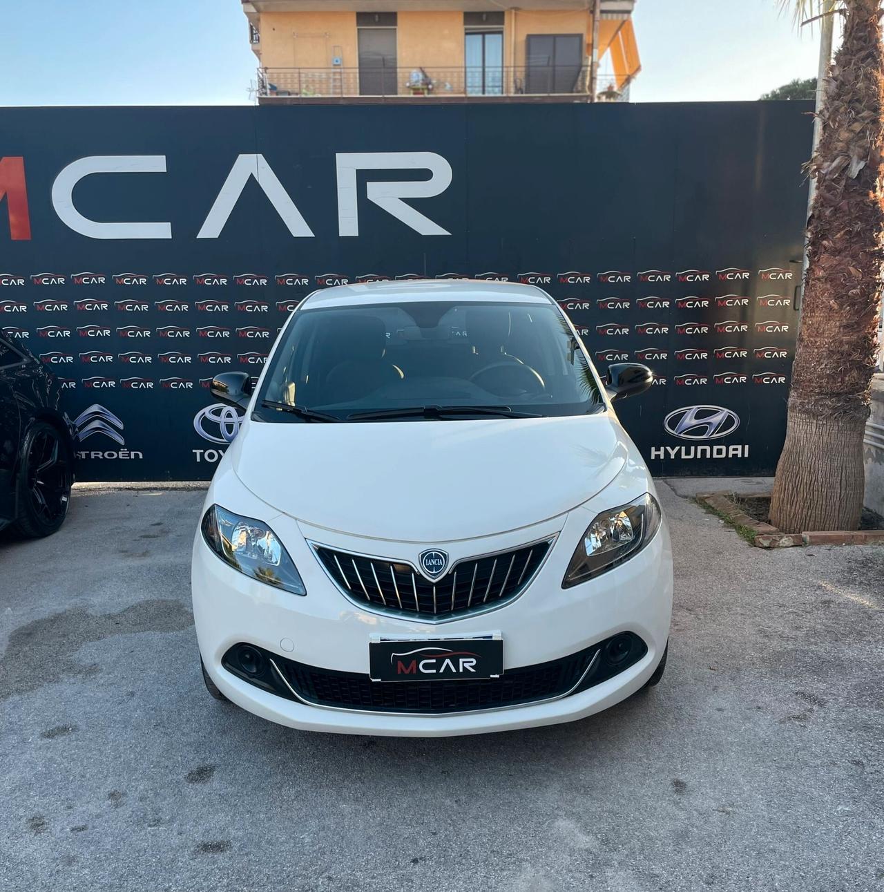 Lancia Ypsilon 1.0 FireFly 5 porte S&S Hybrid Ecochic Silver