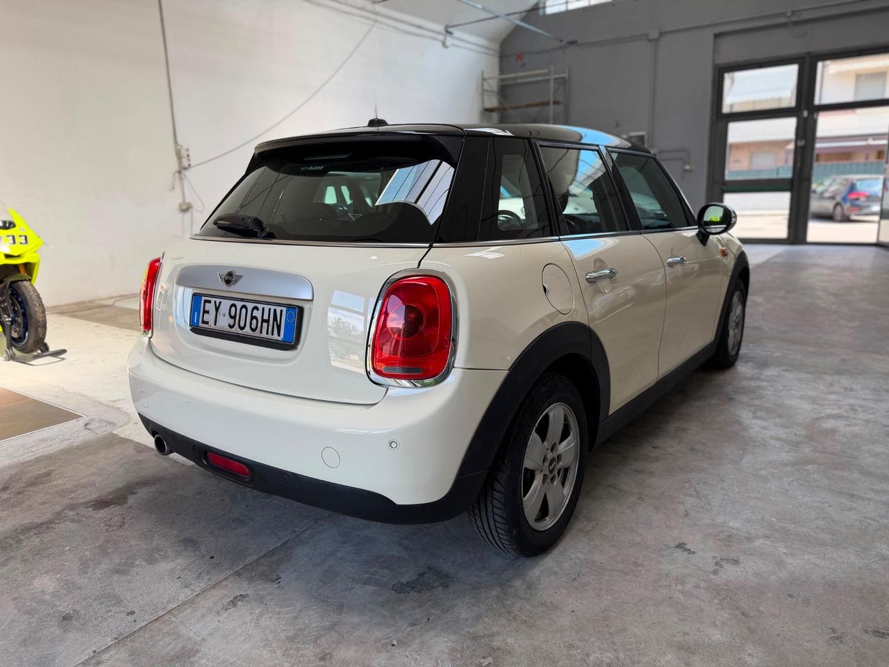 Mini 1.5 Cooper D 5 porte