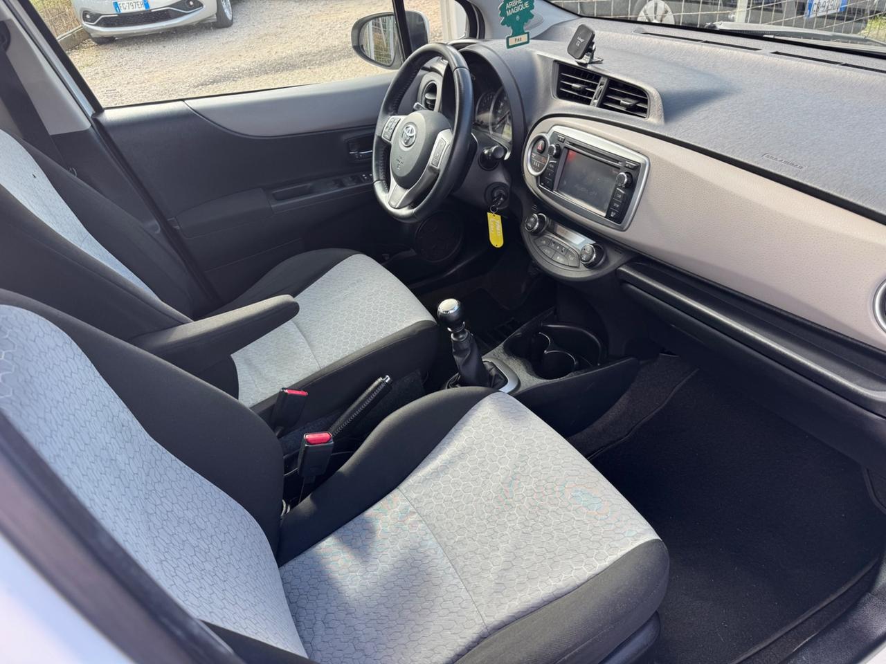 Toyota Yaris 1.3 5 porte Lounge NEOPATENTATI