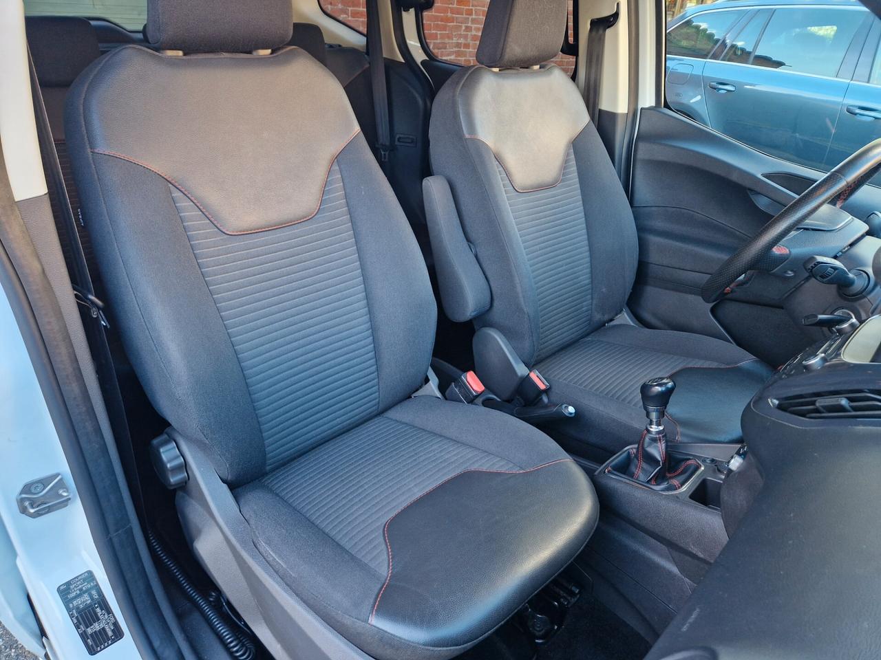 Ford Tourneo Courier 1.0 100CV "41.500 km" Carplay, Sensori post., Navi