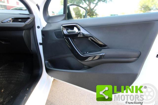 PEUGEOT 208 1° serie PureTech 82 Stop&Start 5 porte Signature