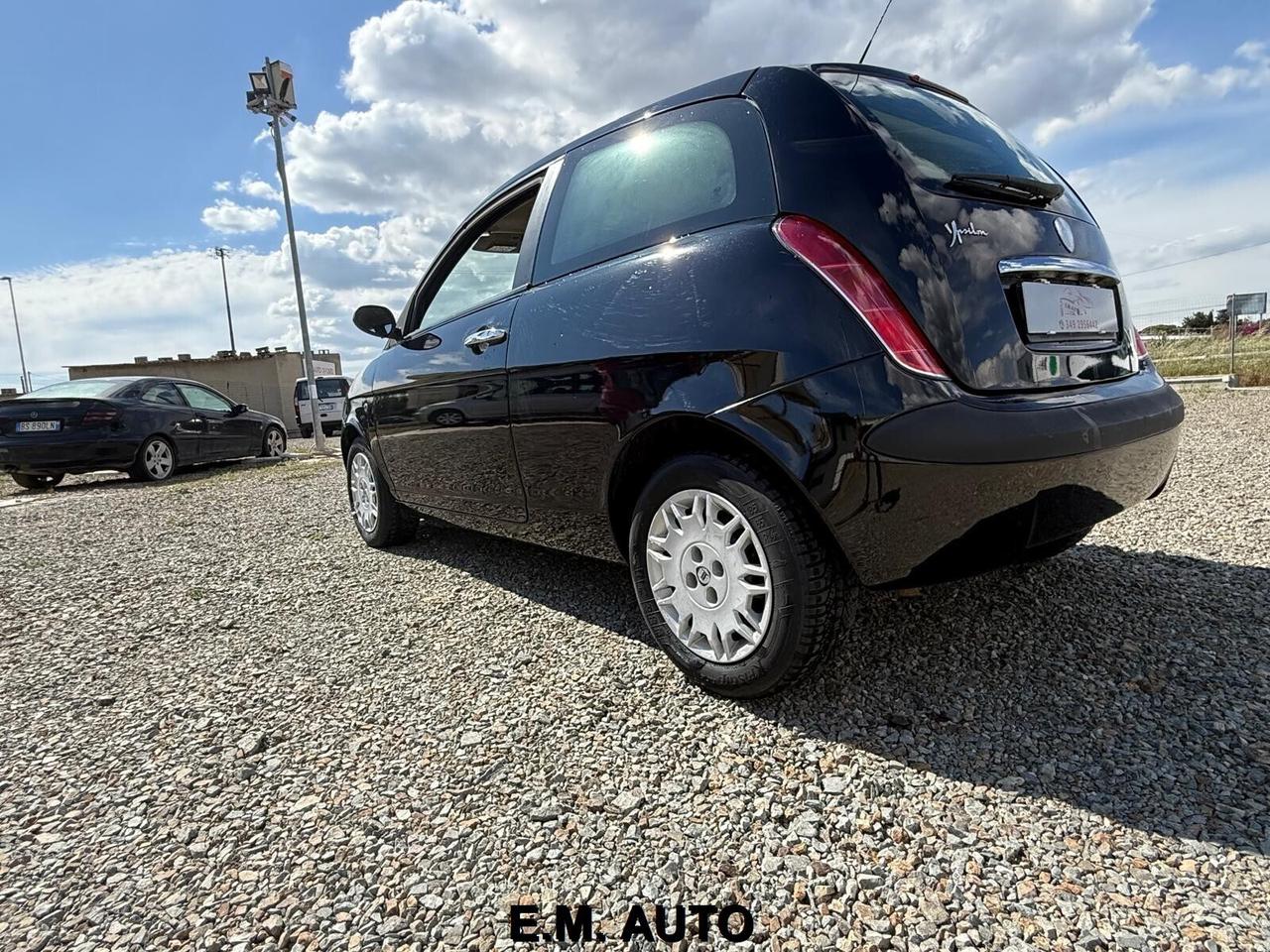 Lancia Ypsilon 1.2 16V Platino