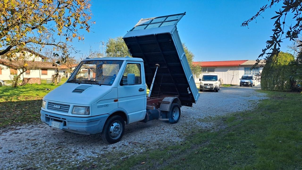 Iveco daily 35-8 RIBALTABILE tri laterale POCHI KM