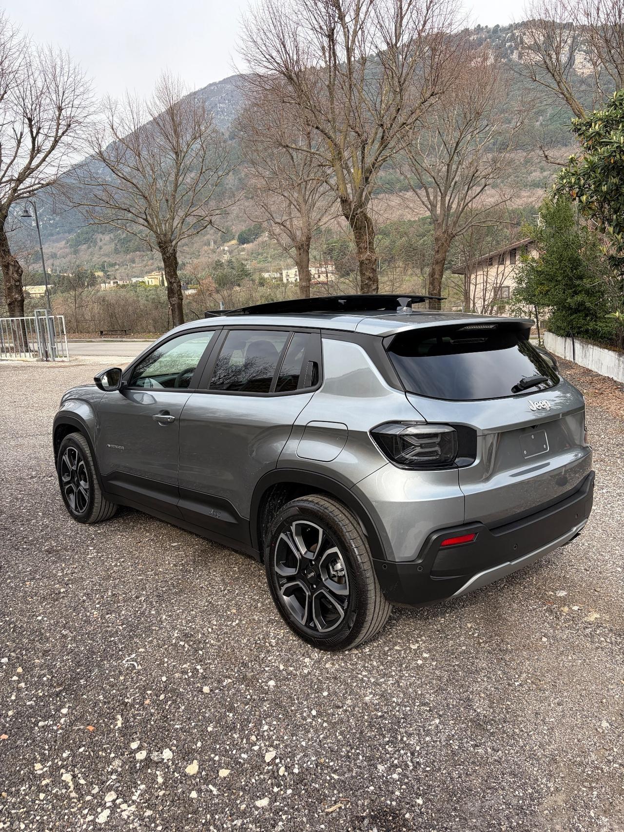 Jeep Avenger 1.2 Turbo 100 CV MHEV Summit