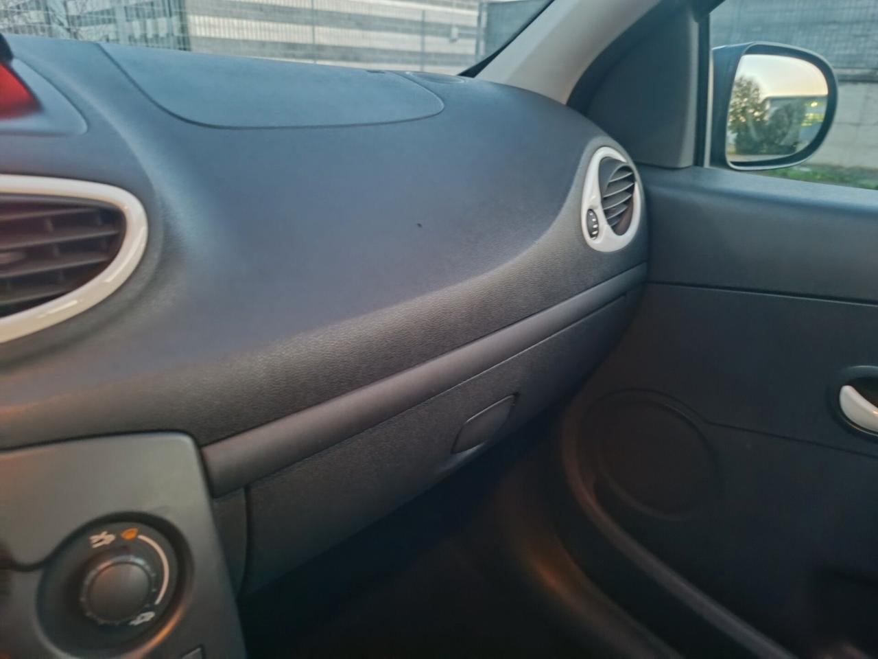 Renault Clio 1.2 16V 5 porte 12 SOLO 139.000 KM