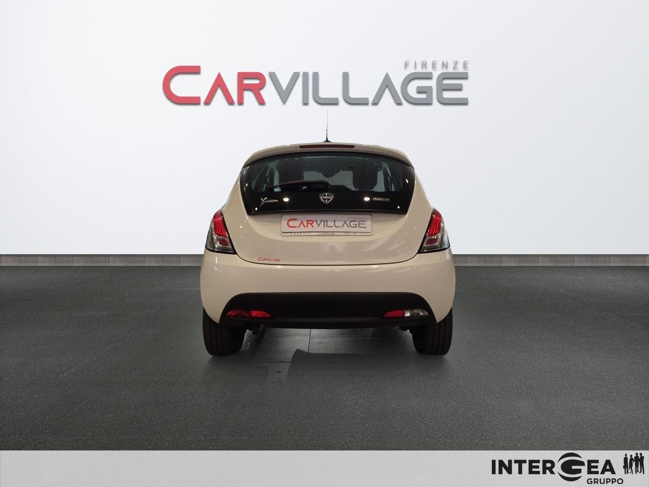 LANCIA Ypsilon 1.0 firefly hybrid Silver s&s 70cv