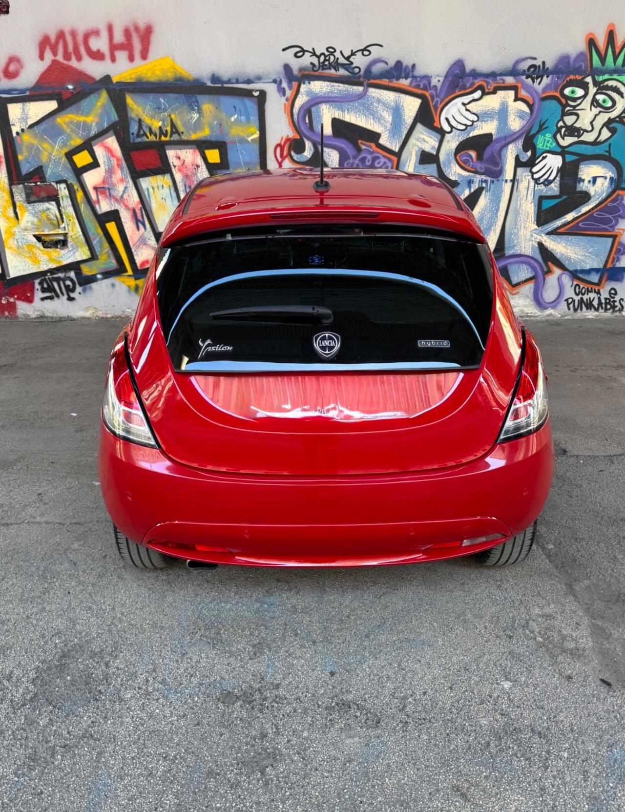 Lancia Ypsilon 1.0 FireFly 5 porte S&S Hybrid Ecochic Silver