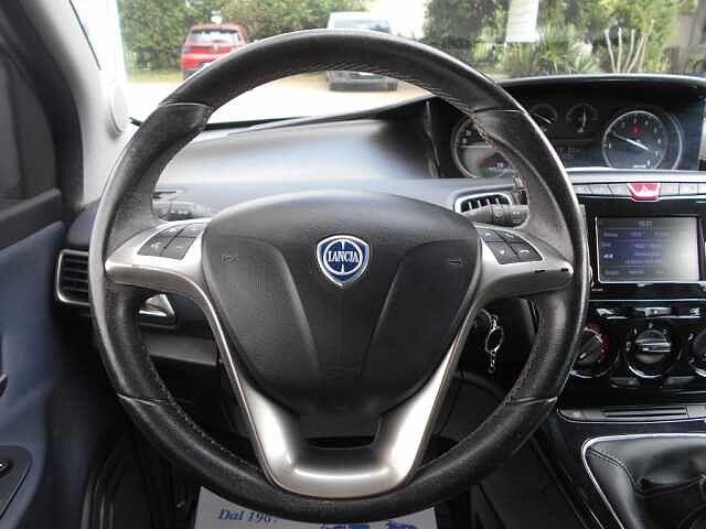 Lancia Ypsilon 1.2 69 cv 5p GPL Ecochic Mya