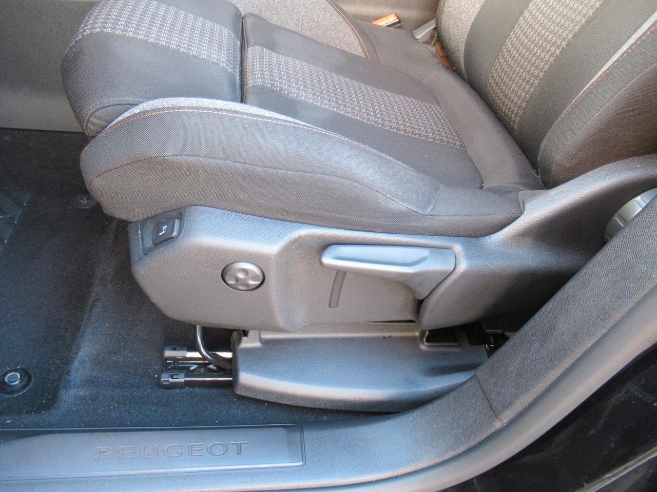 Peugeot 3008 BlueHDi 130 S&S Business