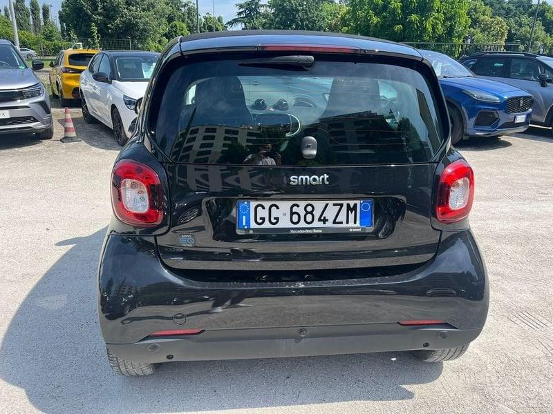 smart fortwo EQ Berlin Black Passion