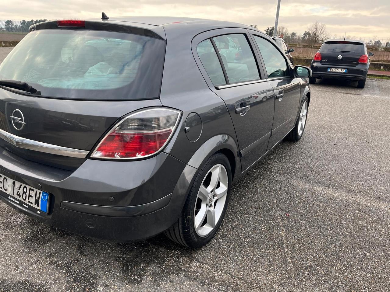 Opel Astra 1.6 115CV 5 porte Cosmo ADATTA AI NEOPATENTATI