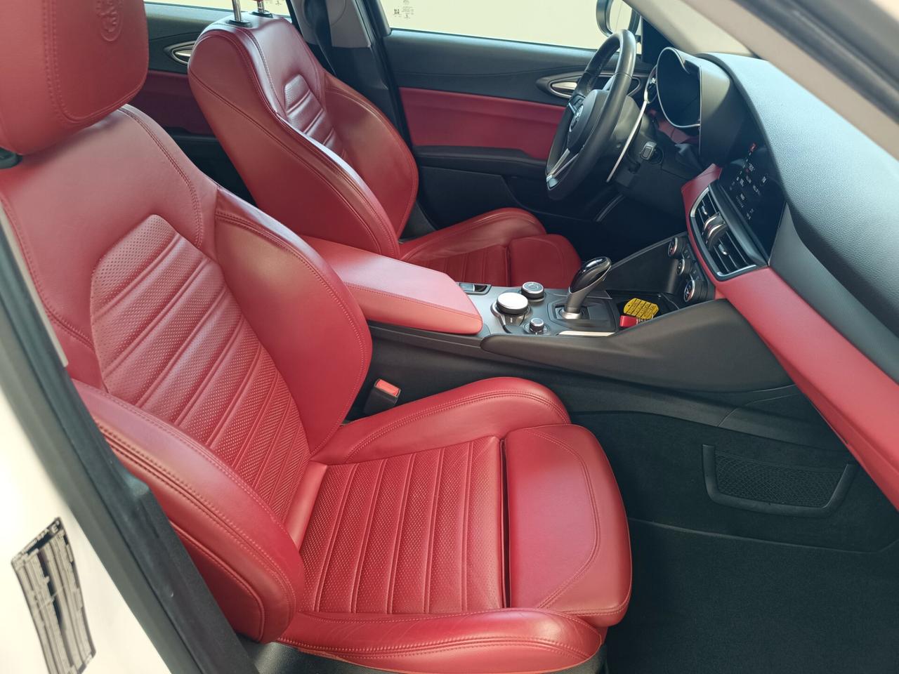 Alfa Romeo Giulia 2.2 Turbodiesel 210 CV AT8 AWD Q4 Veloce
