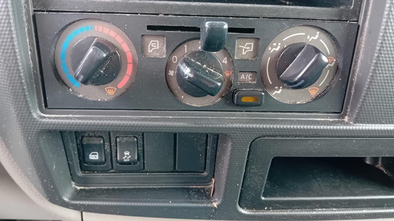 Nissan Cabstar Nissan cabstar nt 400/35.14-2.5 box/allum-2016