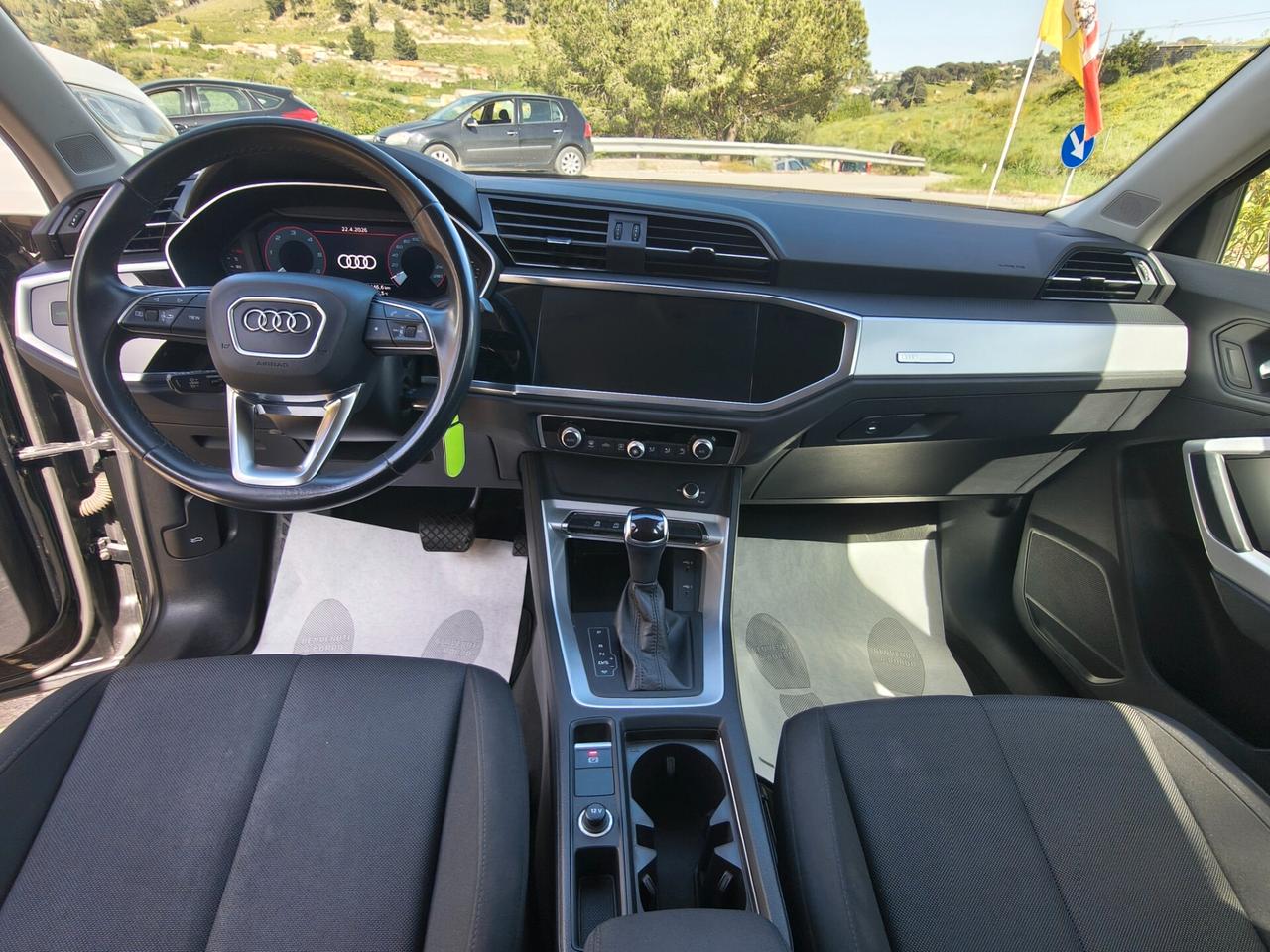Audi Q3 35 TDI S tronic Business