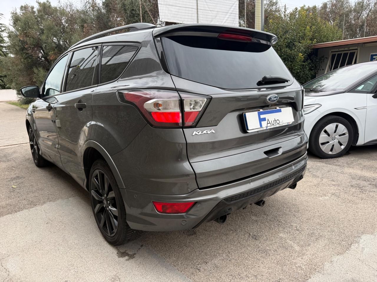 Ford Kuga 2.0 TDCI 150 CV 2WD ST-Line,TETTO APRIBILE,Pelle e Alcantara,Led+Xeno,ecc.
