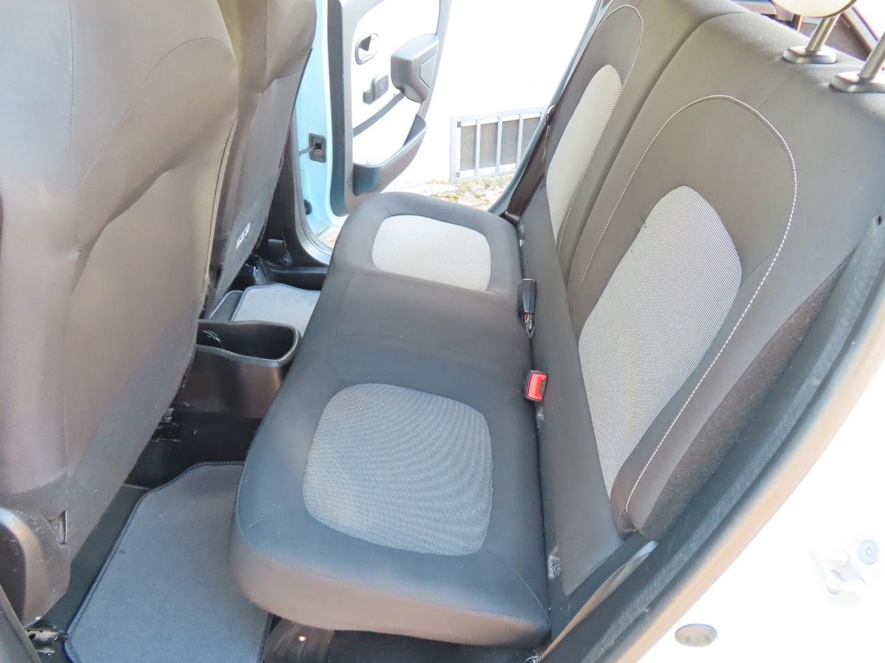 Renault Twingo 900 BENZ NAVI -CAMERA 77.000 KM CERT