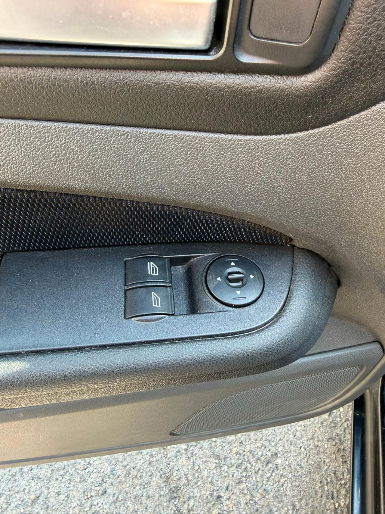 Ford Focus C-Max Focus+ 1.6 TDCi (90CV) Coupé