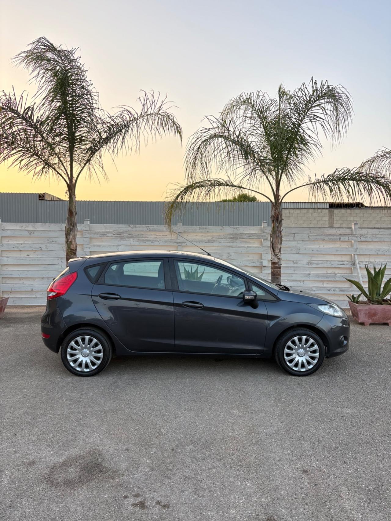 Ford Fiesta 1.2 5 porte con soli 76.000 kilometri