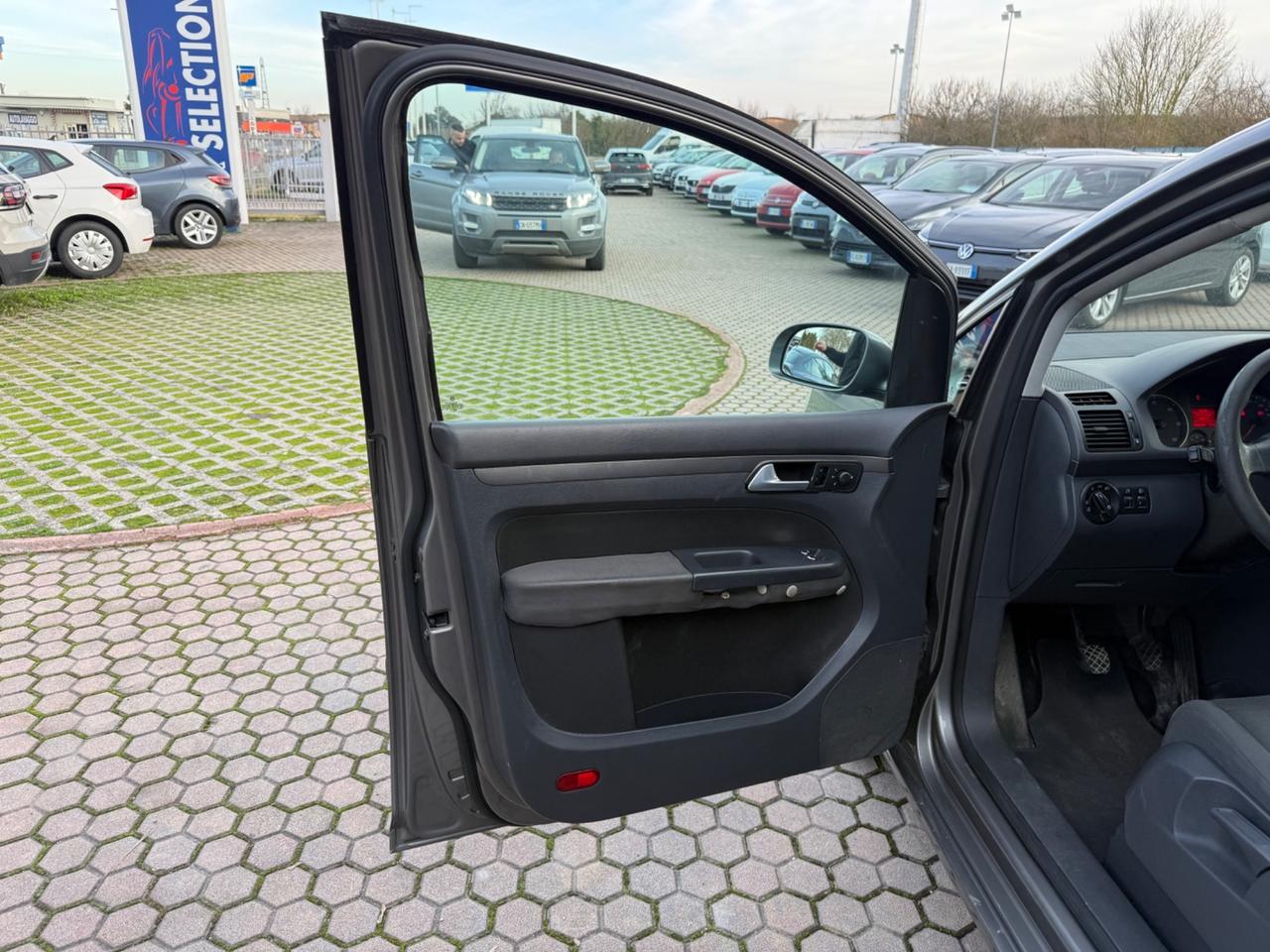 Volkswagen Touran 1.9 TDI 105CV DPF Conceptline OK NEOPATENTATI