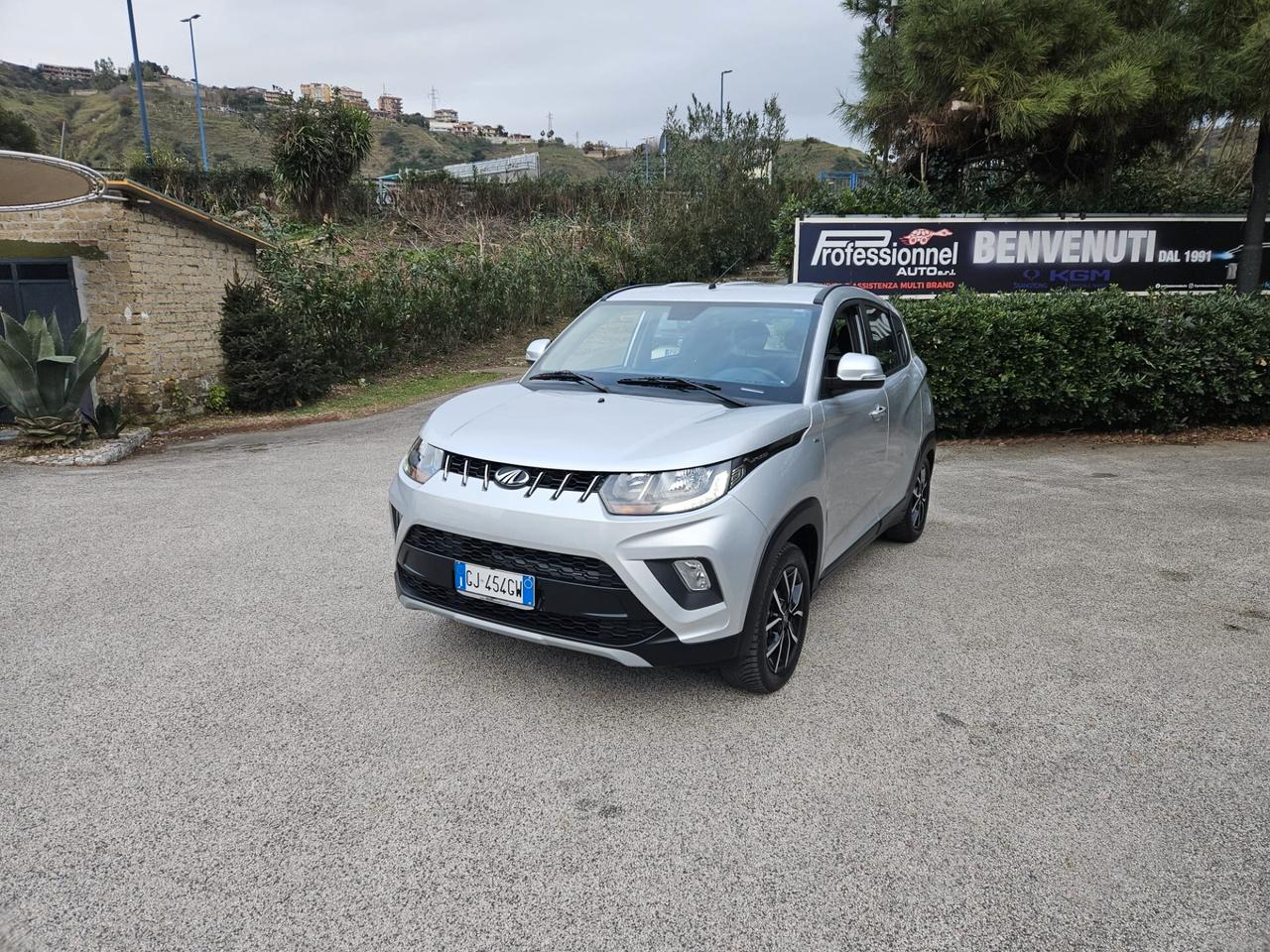 Mahindra KUV100 1.2 VVT K8